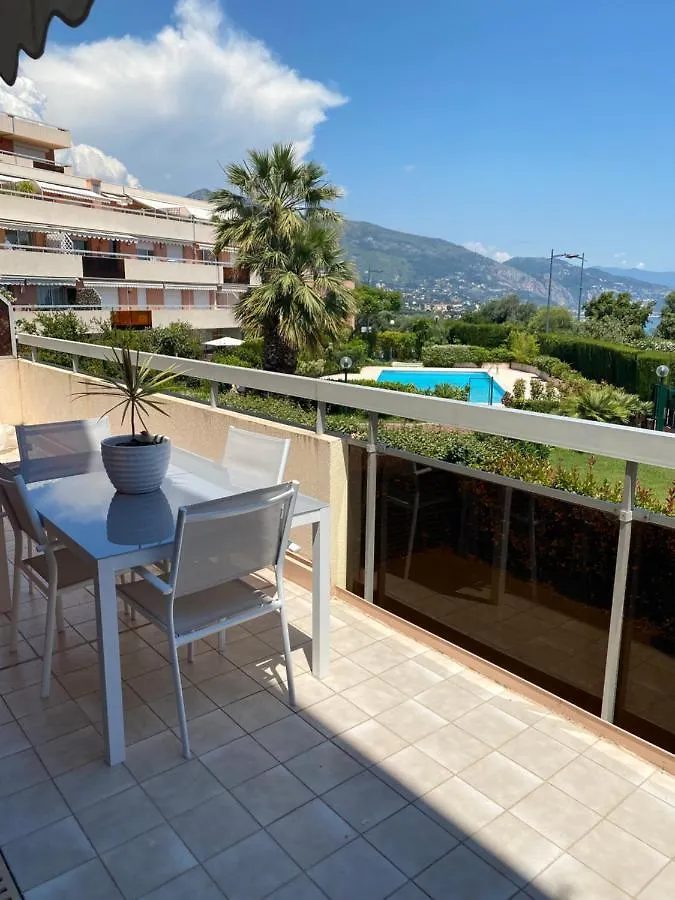 Superbe 2P vue mer, ensoleillé, piscine Rocabruna Francia
